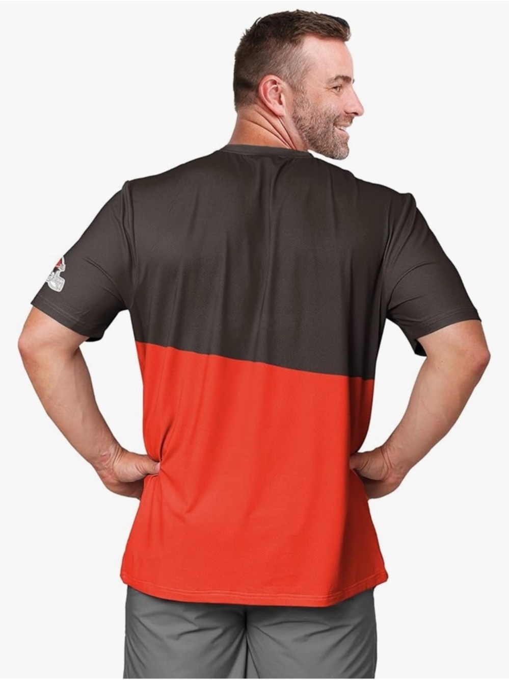 NWT-Medium Cleveland Browns
Men's Brown & Orange Football Graphic Tee - Picture 3 of 9